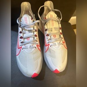 Nike Zoom gravity grey and red Ladies Sneakers Size 7